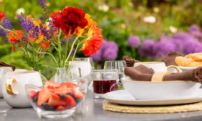 outdoor dining table